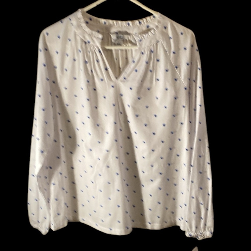 Croft and Barrow white top with raised butterflies. Size Small